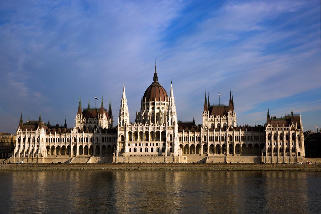 Chain Bridge Studio Apartment Budapest Esterno foto